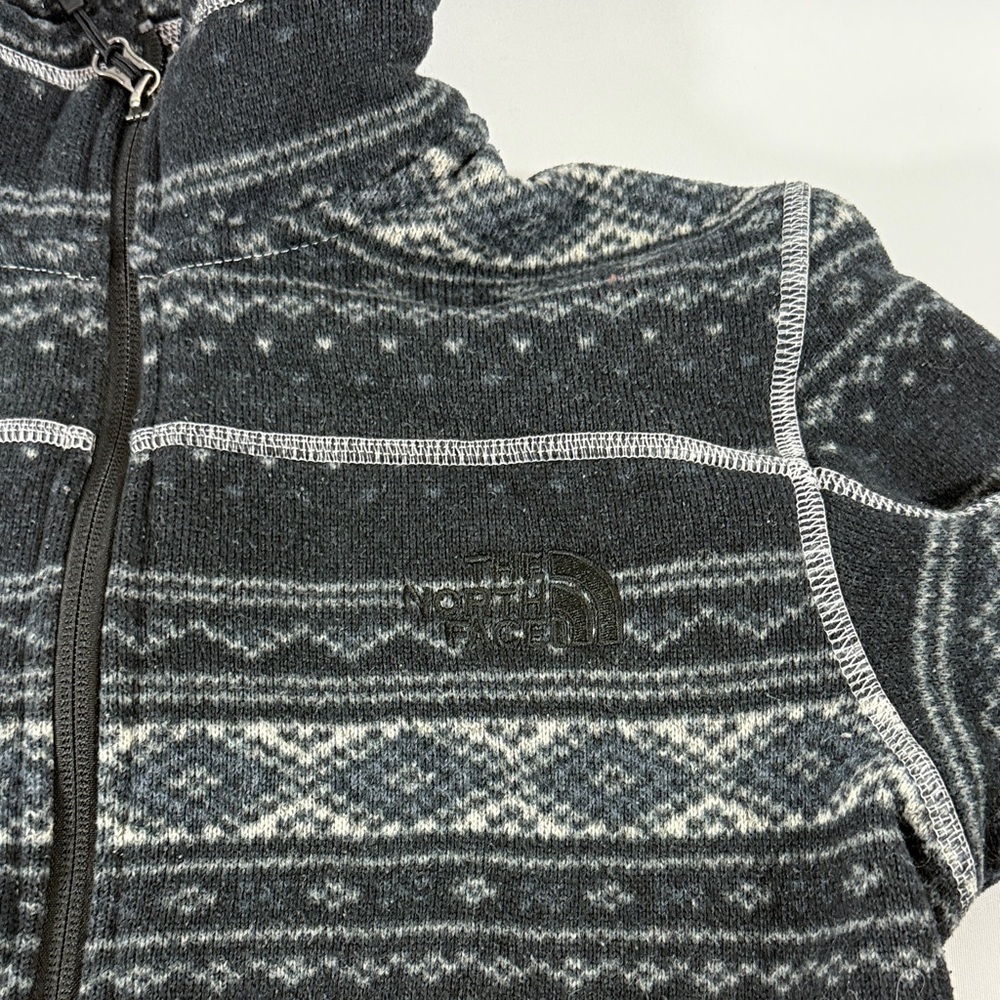 The North Face Black and Gray Patterned Zip-Up Sweater - Picture 5 of 8